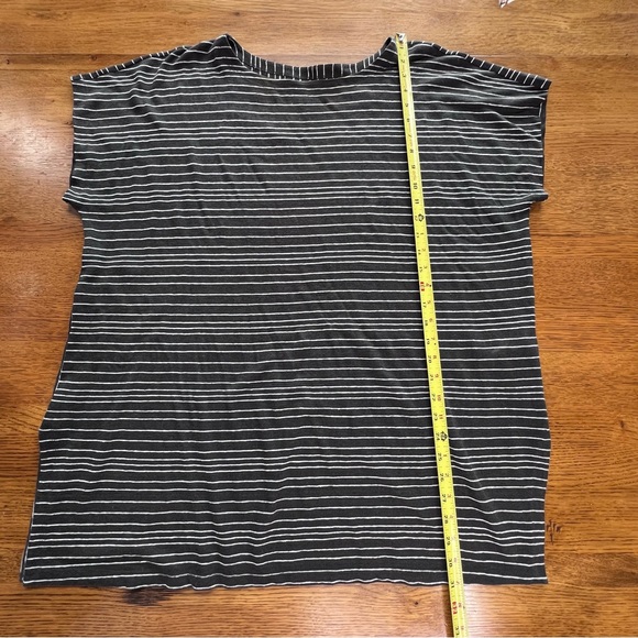 ⭐️ Eileen Fisher 100% Linen Grey & White Striped Boatneck Split Hem Tunic LARGE - Picture 13 of 14